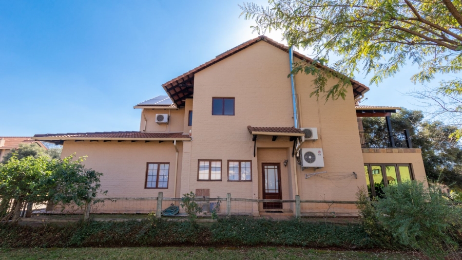 To Let 3 Bedroom Property for Rent in The Coves North West